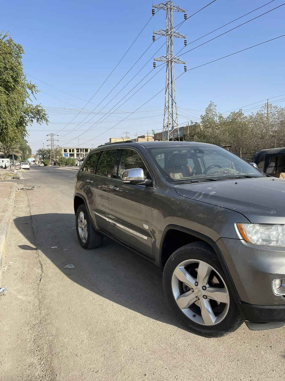 🚙 للبيع | جيب شيروكي 2012 أوفرلاند لتمتد – كلين تايتل
▬▬▬▬▬▬▬▬▬▬▬▬▬▬▬▬▬▬▬▬▬▬▬▬▬▬▬▬▬▬▬
✅ المواصفات:
1️⃣ رادار أمامي وخلفي
2️⃣ حساسات أمامي وخلفي
3️⃣ قيادة ذاتية
4️⃣ تحكم ستيرن
5️⃣ جوبلسات تصعد وتنزل بلاد
6️⃣ شاشة جبيرة
7️⃣ كشنات تدفئة + تبريد (أمامي وخلفي)
8️⃣ كاميرا أمامية وخلفية بلاد
9️⃣ صندوك كهربائي
🔟 جامة تنفتح وحدها بدون صندوك
💪 محرك 8 سلندر ✈️
🌅 بانوراما
🪑 كشنات جلد
🎬 شاشات خلفية
📏 ماشيه 121 ألف فقط
🛞 تايرات جدد – سبير ما نازل
🧰 صدر أمامي جديد – كير ومكينه كفالة

💵 السعر: 153ورقة (بيها مجال)
📍 المكان: بغداد – الحسينية / مال راشدية
📞 للاستفسار: ***********

#جيب_شيروكي #سيارات_بغداد #سيارات_مستعملة #للبيع #reklamcars
