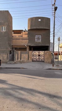 دور الصحة • ٣٢٠م • شارع عريض تجاري