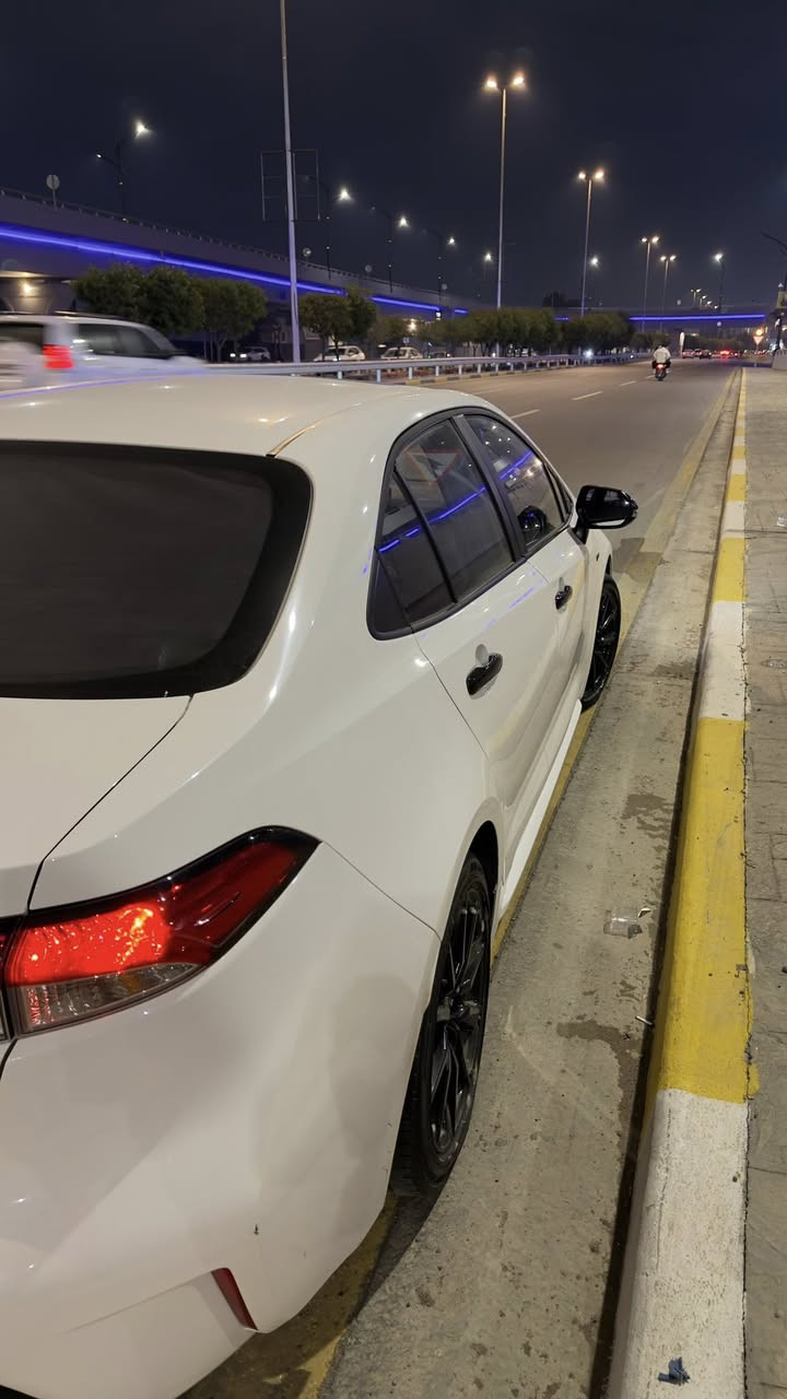 كورلا هايبرد 2025 فئه S بلاك ادشن الفول
ماشية 12 الف كيلو كفالة عامة 

بس بلجنطة بيها بارد اقل الاصبعين 

رقم بغداد الجديد تحويل مباشر

مكان السيارة : بغداد الكاظمية

تواصل : ***********

السعر  : 172$

سيارة بعدها بوضع شركة

كاعيات بعدها بالجيس 

مواصفات ال S معروفة

داخل اسود + محرك 1800 هايبرد HEV 

سياره كت كامل بلاك ادشن بلادي داخل مطعم بكاربون فايبر 

بصمة دخول بصمة ابواب بصمة تشغيل 

ويل كب اسود حجم 17 اسود  

شاشة جبيرة تدعم ابل كار بلي 

 سلايد روف ( فتحة سقف ) دشبول دجتل كامل سايد بريك بصمة اوتو هولد درايف مود وضعيات قيادة ويل جبير حجم … وبعد اهواي مواصفات 

ااسيارة نضيفة كلش واتسعمال فقط للدوام
