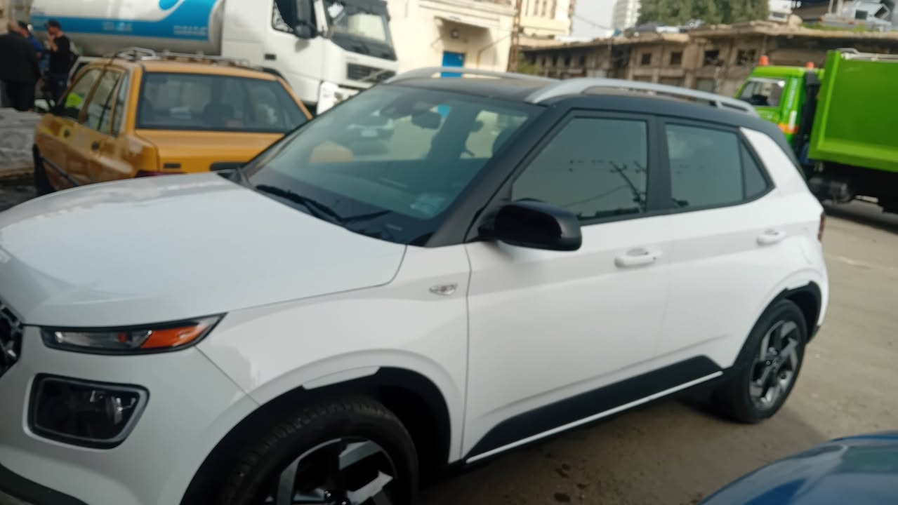 لبيع فقط
هوندي فينو 
موديل سيارة ٢٠٢٤
مواصفات 
بصمه
رادارات 
شاشه كبيره 
كامره 
ماشيه ٥٠٠٠ حقيقي 
حادث بس بنيد وبدل بلادي 
يعني سياره بدون صبغ
سعر السياره ١٣٩ وبيه مجال 
مكان السيارة العلاوي 
***********
