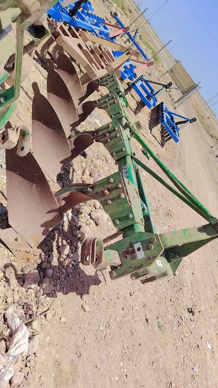 مكينه افيات للبيع حجم 130جاهزه للعمل رقم واصط شرط التحويل مع المعدات دسك حجم 24فدان رباعي خرماشه للأستفسار أكثر الاتصال ع الرقم ***********
