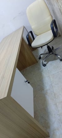 مكتب وكرسي • نظيف • السليمانية