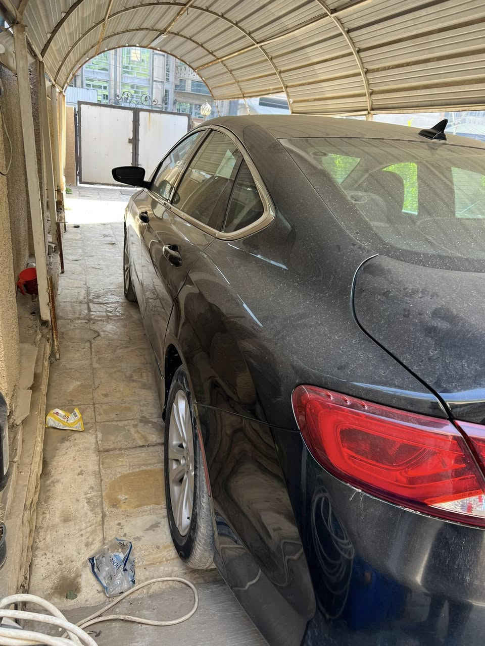 السلام عليكم
كرايسلر c200 ٢٠١٥ / ماشية ١٢٢ كيلو  
رقم بغداد الدولي الجديد
باسمي تحويل ثاني يوم 
مواصفات
بصمة
تحكم كامل ستيرن 
شاشة كبيرة
دخول ذكي 
كشن السايق كهرباء
گير ومحرك مكفول 
حادثها من امريكا بنيد صبغ وجاملغ بارد.
وصار بيها هنا شبر صبغ باب السايق وتبديل باب خلف السايق نفس اللون اصلي.
الملاحظات
يحتاجلها تخم تاير
دشبول ممصلح 
رصعة باب الصدر 
البنيد يحتاج ينعاد الصبغ  مالته او بولش.
بارد اصبعين باب خلف الصدر 
تبريد يحتاجله غاز كل موسم لان ينقص بسبب الفريز بي ليك جداً صغير.
والسيارة خير من الله ترايها للبصرة
السعر ٩٧ورقة وبيها مجال جداً بسيط
هذا كل  شي يخصها تفيدك اتصل وتدلل
مكاني بغداد شارع فلسطين 
***********
