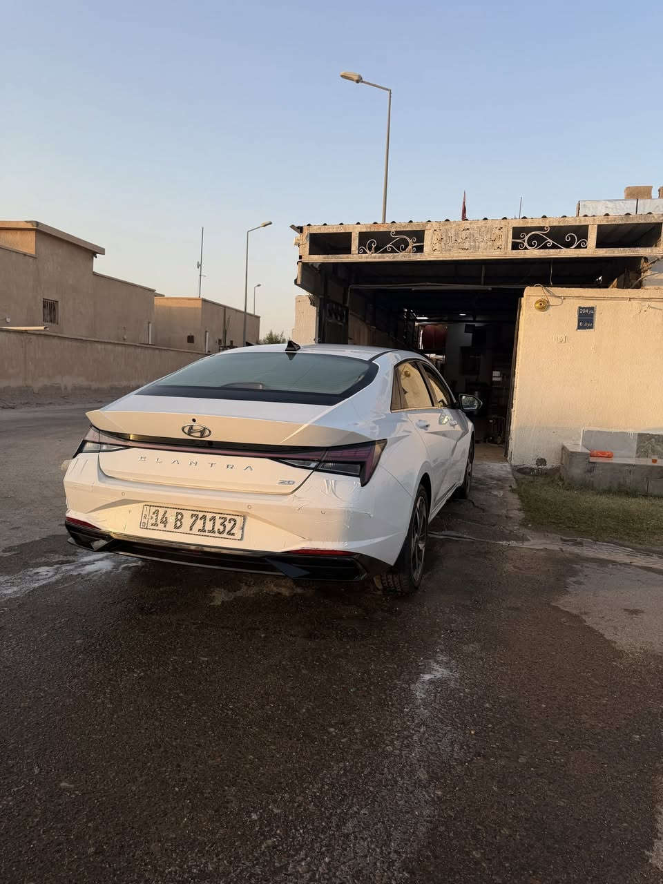 السلام عليكم النترا 2023 خليجي فول السياره نضيفه ومال بيت السياره بيه بارد زغير بل البنيد وباقي السياره كفاله السياره ماشيه 73  مكان السياره بصره 
سعر السياره 168 وبيه مجال
رقم الهاتف ***********

