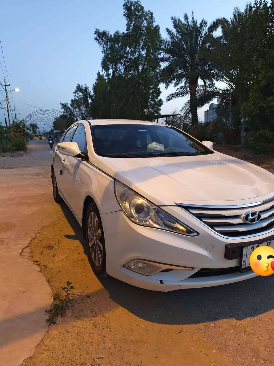 #لبييييع_أو_المراوس (هيونداي سوناتا 2014 - خليجي) 🚗✨السيارة بحالة ممتازة  يم قبق البانزين صبغ 
 المواصفات العامة:الموديل: 2014المواصفات: خليجي المحرك: 2400 دوش (المرغوب)الكير والمحرك: مكفولات وبشرط الفحص🌟
 المواصفات
 والكماليات:شفتات سرعة بالستيرن (تبديل شفتات)
تحكم ستيرن جهتين
 كاملشاشة وكاميرا دوارة 
حساسات خلفية
كشن كهربائي
تبريد قطعتين (ثلج ما شاء الله)
نظام ECO الاقتصادي لتقليل صرف الوقود
إشارات بالمرايا الجانبية + مرايا شفط (كهرباء)
أرضية مغلفة جلد بالكامل لحماية السيارة
كهربائيات السيارة كلها شغالة 100%🛠️
 الوضعية والمستهلكات:باتري جديد (مبدل حديثاً)
طقم تايرات جديد (مبدل قبل 3 أشهر فقط)📜
 الوضعية القانونية:تحويل السنوية ثاني يوم مباشرة
 (جstep جاهزة للتحويل)💵 السعر: 140 ورقة 
 وبيه مجال  المعاينة.📞 للتواصل والاستفسار (من المالك مباشرة): 
***********
