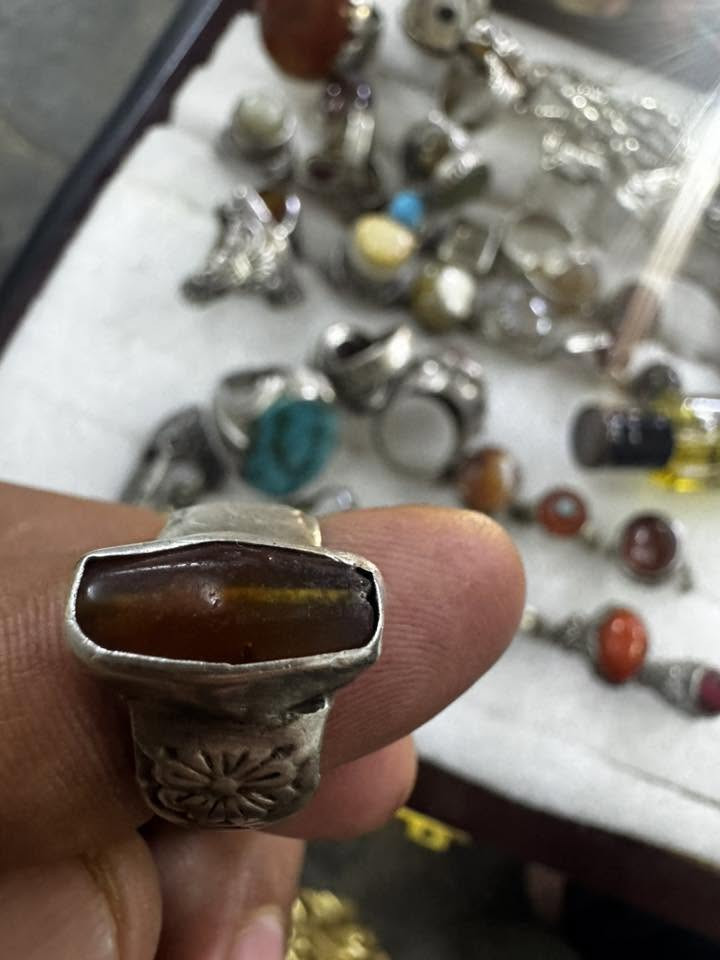 محابس اثريات وقديمات واصليه وانواع فاخره جداً  كلمن وسعره  الي ميعرف بيهن لا يعامل ويتعبني الشراي والذواق  والي يعرف قيمتهن المعنويه والماديه يجي خاص مكاني بغداد مو بياع شراي الهم كل التقدير. بس عندي موكب للامام الحسين واريد اطور الموكب


**إذا كنت صاحب هذا الإعلان وتريد حذفه لأي سبب، رجاءا أرسل رسالة إلى الدعم الفني**