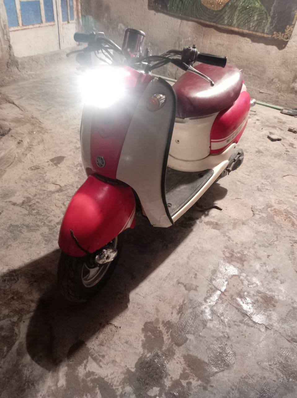 مكلف بلنشر للبيع مناسبه 180 وبيها مجال قليل 
*********** كهربائيات كامله نقصها باتري فقط
