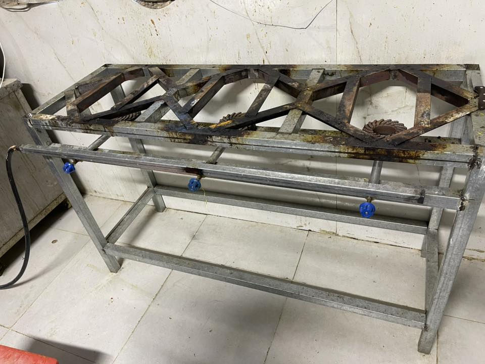 اغراض مطعم للبيع شوايه دجاج شويه كص عجانه فتاحه حمايه طباخ بانيو صياني بيتزا للاتصال ع *********** العنوان بغداد
