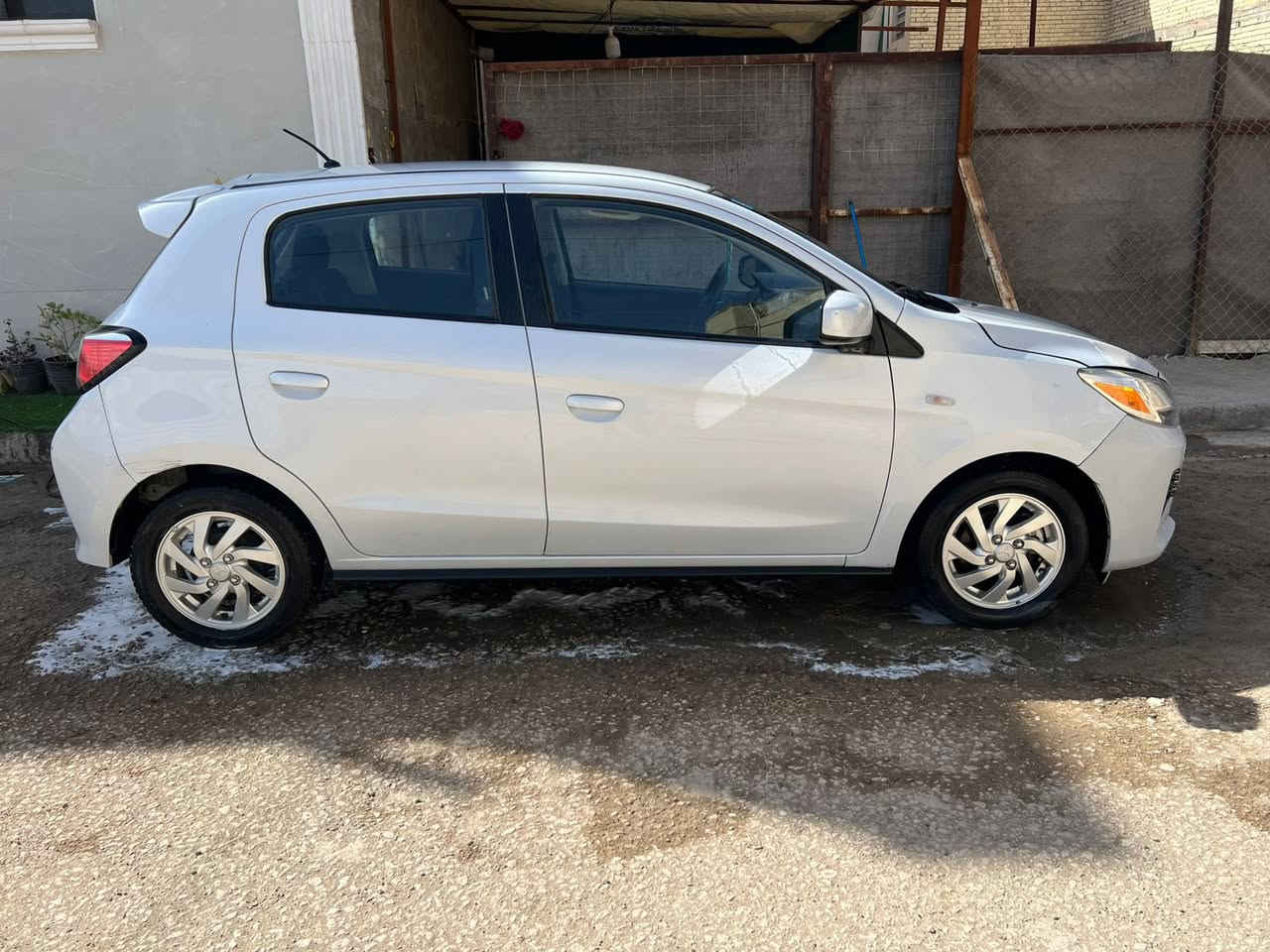 السلام عليكم 
مسيو بوشي معراج 2023
رقم بغداد 
ضربتهة بنيد. ومصبوغ مثل ماموضح بصورة 
السعر 85 
غير متواجد على الفيس. فقط على رقم 
***********
