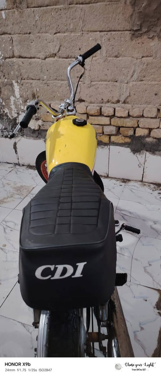 سلام عليكم دراجه كلك للبيع دراجه نضيفه حيل محرك  مفتوح نضيف شلعه اتشك الكاع دراجه كلشي ما ناقصها سعر 400 او بيها مجال المكان الناصريه مركز الرقم ***********
