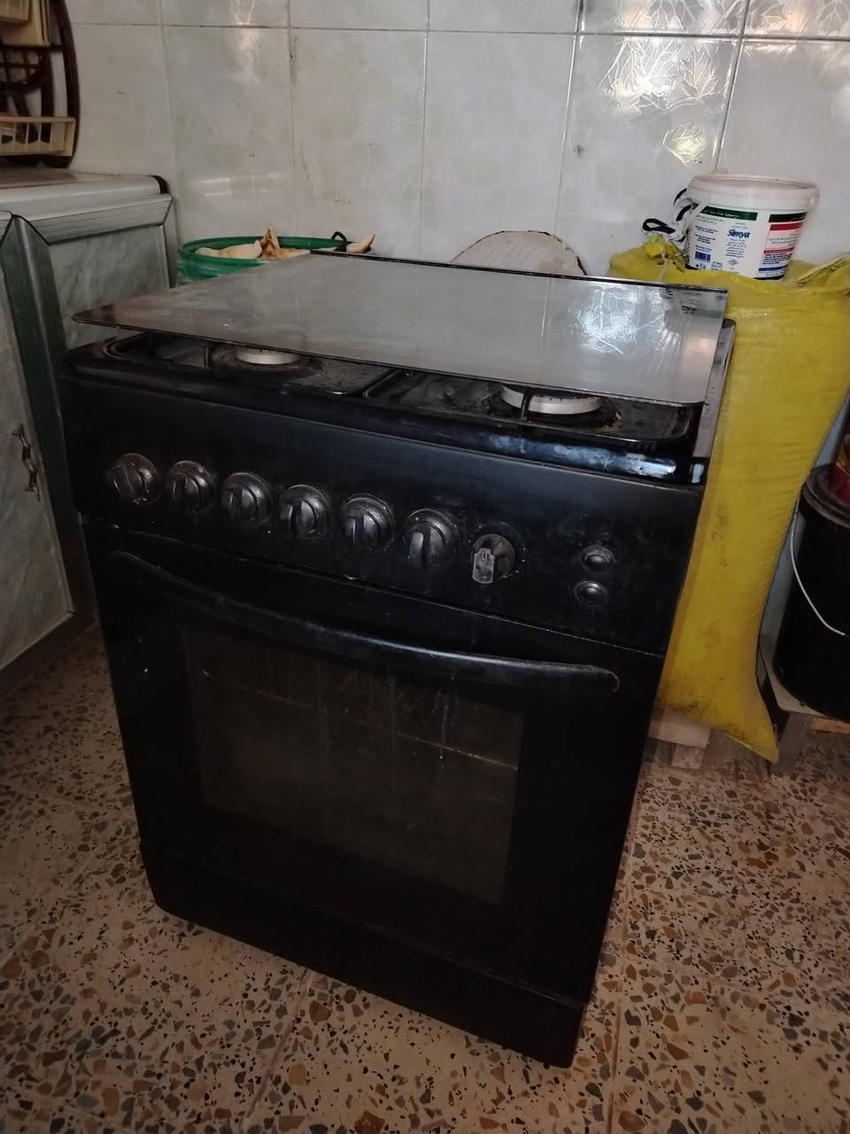 #مكلف بالنشر (كل الاسعار بيهة مجال اتصل) 
السلام عليكم للبيع 
الكاونتر خمس قطع  ٤٥٠ الف
اوفن ٤٠ الف 
 الثلاجة بيظة صغيرة ١٤٥ الف 
الثلاجة الطويلة البيظة ٢٠٠ الف
الثلاجة الستيل ٢٠٠ الف 
براد ٤٠ الف
الطباخ الابيض خمس عيون   ٢٠٠الف 
الطباخ ستيل خمس عيون  ١٥٠ الف 
طباخ اربع عيون ١٢٥ الف 
صوبة الغازية ٣٥ الف
للاستفسار الاتصال *********** ام زياد
