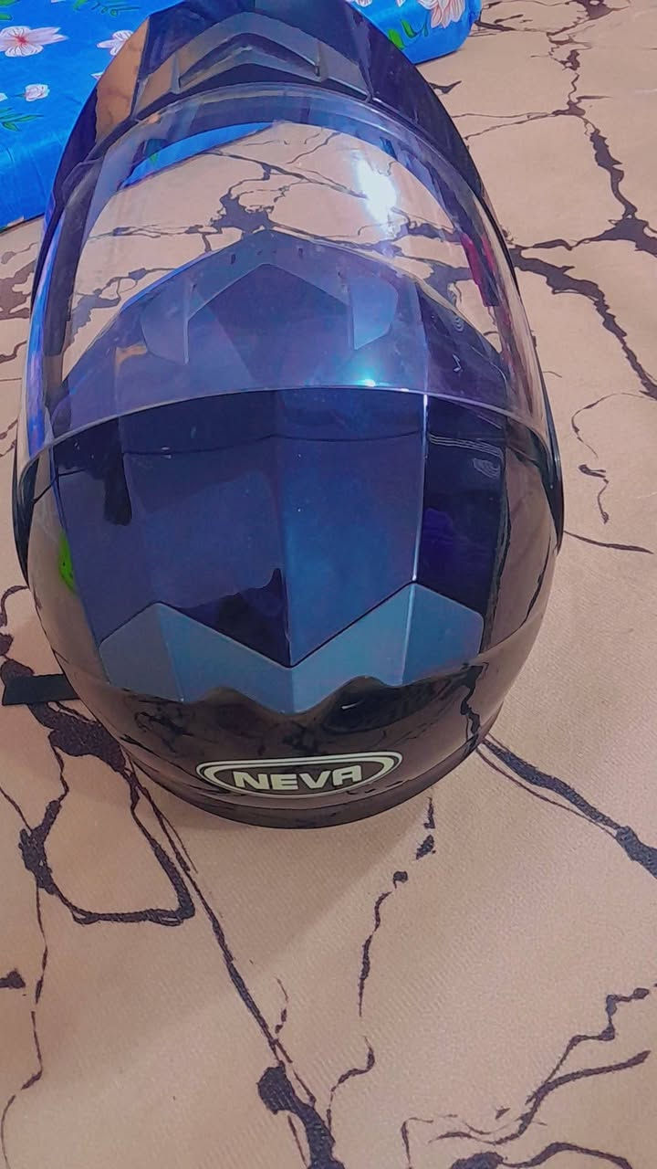 السلام عليكم 
خوذه للبيع 
اصليه
مكاني واسط صويره
السعر 50
***********
