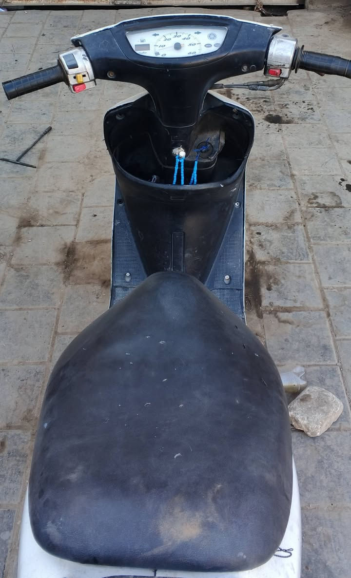 دراجه عصفوريه شغاله للبيع. هندر كهربائيات شغاله. انطيك كوم حديد. سعرهه 150الف وبيهه مجال بسيط حگ الجيه مكاني بغداد مدينة الصدر للتواصل واتساب فقط. ***********
