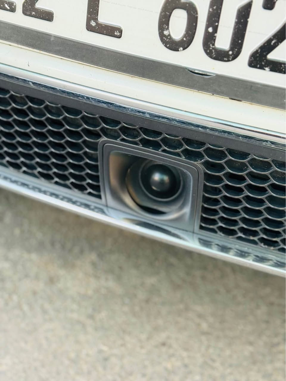 السلام  عليكم ورحمة الله وبركاته 

‏‎‏‎       ——— لـلـبـيع  ———

‏‎‏‎فورد اكسبلورر   —   Jeep Grand Cherokee

‏‎‏‎وراد خليجي   شركة هارلم .       

‏‎‏‎الموديل           —   2021

فئة.                 —   Over land 

حجم المكينه   —   V6

‏‎‏‎اللون               —    ابيض  

‏‎‏‎المسافه المقطوعه — 56.000 mil 

‏‎‏‎حاله السياره. — مكفول كفاله عام 

‏‎‏‎المواصفات 
-بانوراما 
- رادار كبير 
-3 شاشة 
‏‎‏‎- بصمة تشغيل 
‏‎‏‎- بصمة أبواب 
‏‎‏‎-تشغيل عن بعد 
‏‎‏‎-ترحيب عند الاقتراب 
‏‎‏‎-كشنات جلد 
-داخل لونين مميز مشمشي
‏‎‏‎- رادار جانبي 
‏‎‏‎-رادار امامي 
‏‎- رادار خلفي 
‏‎‏‎- شاشه كبيره تدعم نظام الأبل كار باي ونظام الاندرويد 
‏‎-تدفئة ستيرن 
‏‎-گير ماوس 
‏‎-اوتو هولد
‏‎-اوتو ستوب 
‏‎-هندبريك بصمه 
‏‎-٧وضعيات قياده 
‏‎‏‎-كشنات تدفئة 
‏‎‏‎- ستيرن بحركه كهربائيه 
‏‎‏‎- تبريد مركزي 
‏‎‏‎- بگ لايت LED 
‏‎-صندوق كهربائي 
‏‎‏‎- كرسي تبريد و تدفيه 
‏‎‏‎-كرسي السايق والراكب بحركه كهربائيه
‏‎‏‎-تحكم ستيرن جهتين 
‏‎‏‎-تحديد سرعه 
‏‎‏‎-مانع انزلاق 
‏‎‏‎-ليد نهاري
‏‎‏‎-كامره خلفيه دواره 
‏‎‏‎باقي المواصفات المعروفه 

‏‎‏‎رقم السياره    — أربيل  

‏‎‏‎للأستفسار.     — *********** —واتساب أربيل, العراق
