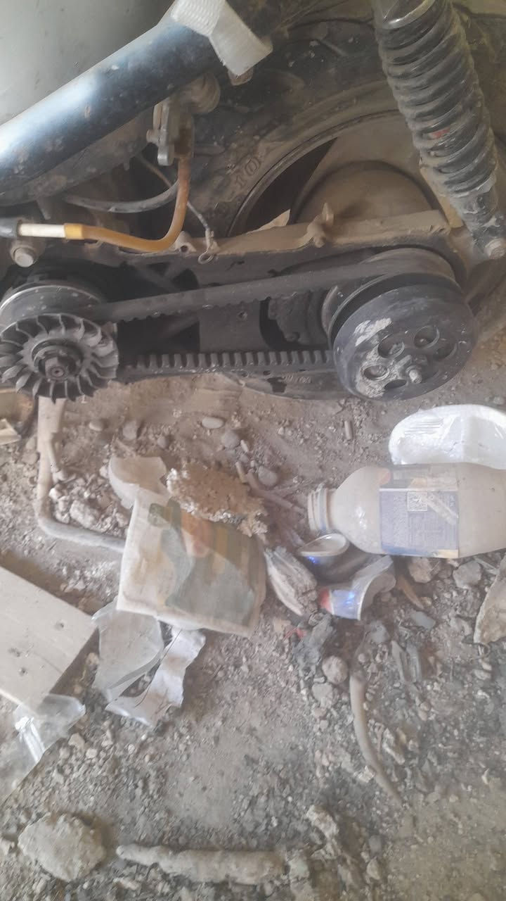 السلام عليكم دراجة بطة نضيفة كلشي ما بيها بس جوزة والدراجة مبدل كلجات جديدة وشغالة وعل فحص وشرط اي واحد يكلك هاي مبيوكة مالتي تجيني لبيتي السعر 150الف والشتري يجي يتصل على هاذ الرقم *********** والمو شراي الله وياه لا يتعبني
