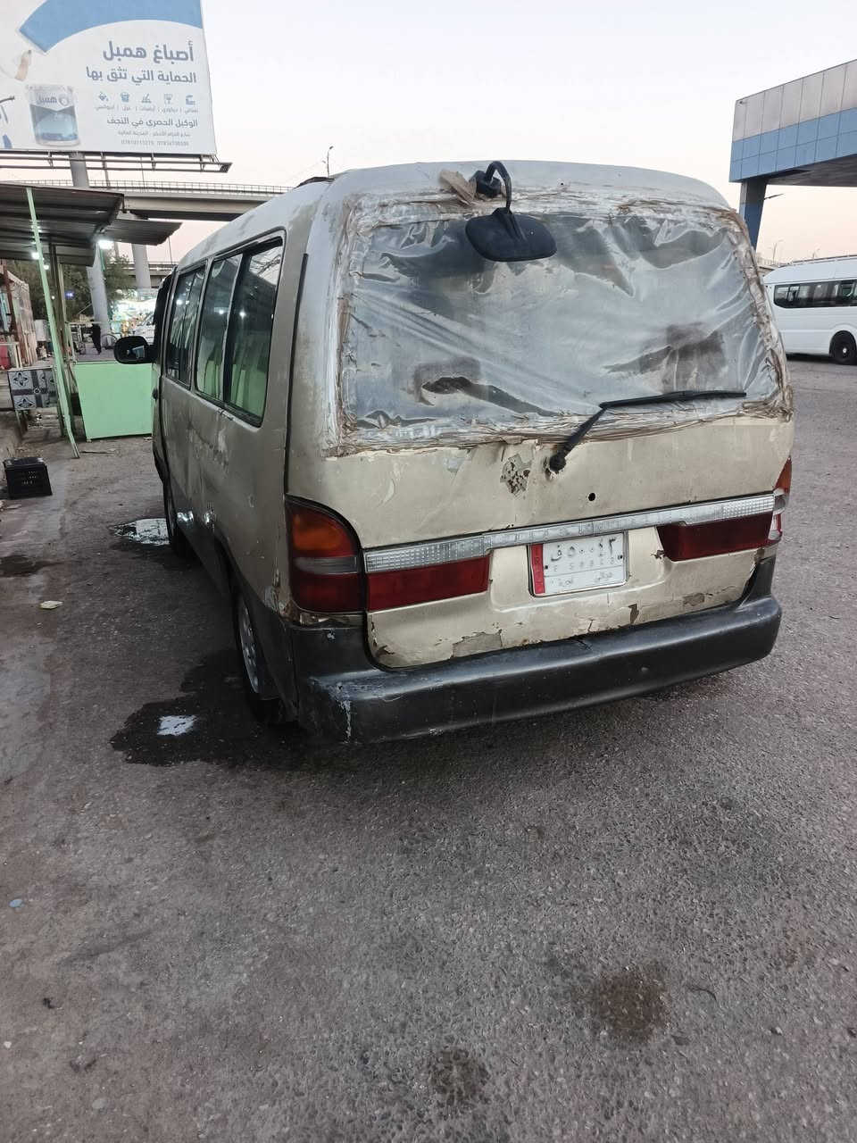سلام عليكم بريجووو البيع مديل 96كير ومكينه  جدد الاكسن بي ونه حداديه نص عمررر تخم تاير جديد 3شواصي مكفول واحد معمر صوب العبري سنويه ضايعه الاصليه عندي ستنساخ مصفره هيئه بس مامسجله غرامات مرور معرف شكد عليه  ابيع هل موجود راعيه بشارع مطار 18وبيه مجال ستفسار ع هاذه رقم ***********
