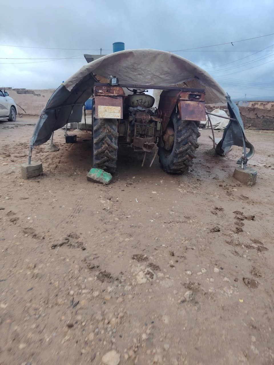 السلام عليكم عنتر البيع موديل 71 حجم 88 عنون موصل 4 نص ابي مجال قليل ***********
