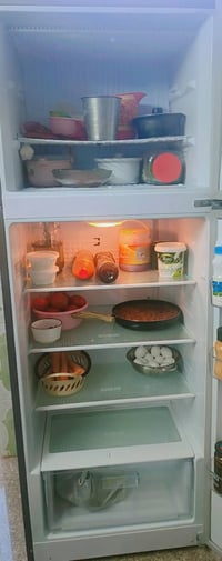 ثلاجة LG قياس 65 قدم النظافة 100٪ للبيع جديدة للاستفسار الاتصال على هذ...