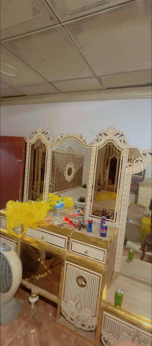 غرفه نوم للبيع جديده بعدها 
لاستفسار ***********
