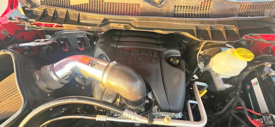 السلام عليكم 🌹🌹
ادوات كلك بدون تحويل
دوج رام ريبل
موديل 2018
متومة رقم انكليزي الجديد
مكينة/8 سلندر 5700
باب طويل بدي قصير
مكفولة من الصبغ والكص والضربة
مكينة وكير وحدادية بالشرط 
السعر 90 ورقة وبيهة مجال 
للاستفسار الاتصال 
***********
