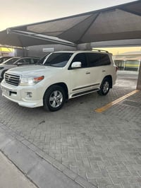 لاندكروز بريم • ٢٠١٢ • ماشيه ١٠٦٠٠٠