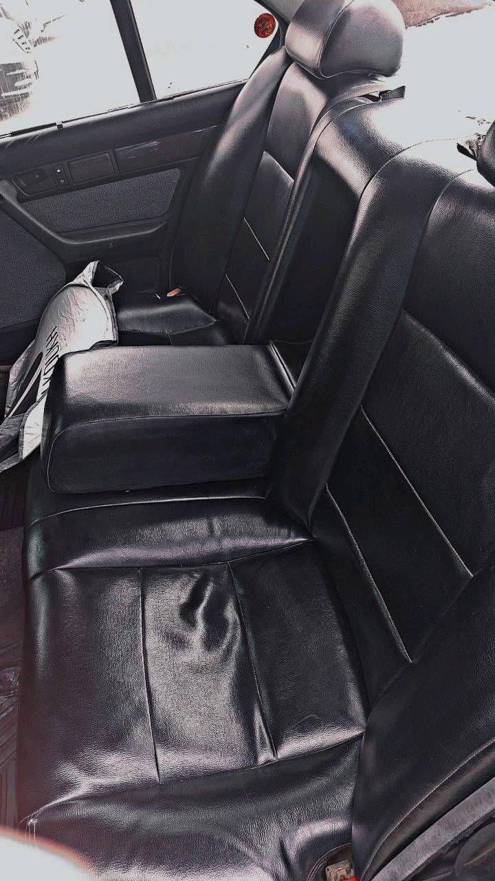 السلام عليكم
BMW 525 i / 1991
- السيارة مصبوغة عام بدون حادث
- كير اوتو
- ريمونت تقفيل وتصعيد جام
-  ويل خلية
- غرفة جلد اسـود
- للتواصل واتس / ***********
- السعر / 52 ورقة وبيها مجال حق الجية
حبيبي السيارة بأي محافظة/منطقة موجودة هسه؟ وإذا تريد شنو وقت المعاينة المناسب؟: 
بغداد البياع 
الاستمارة والملكية شنو وضعهن؟ نقل مباشر لو بيها مراجعة، ومتى آخر فحص/سنوية؟: 
2029 نقل مباشر 
الكهربائيات كلها شغالة لو اكو شي يحتاج شغل مثل المكيف، الزجاج، السنتر، والعدادات؟: 
المكيف غير شغال 
إذا السعر قابل للتفاوض، تريد تبديل أو بس بيع نقد؟: 
اذا متوفر مراوس ماكو مشكله سيارة BUD او كيا فورتي 