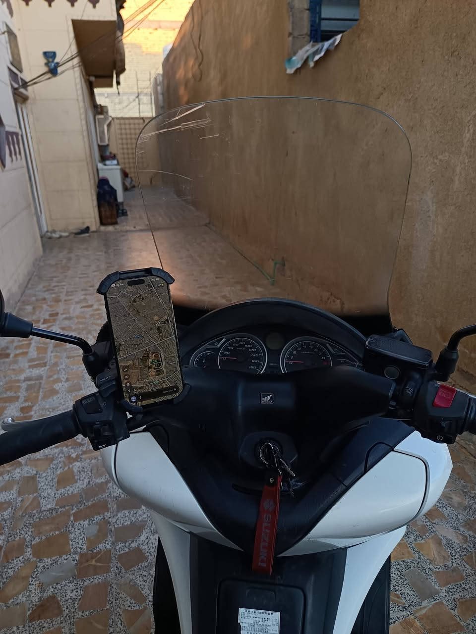 سلفر ونج GT  فول موصفات مكينه 600 اوفر سبورت جامه طويله اي بي اس علايم ذهبيه الدراجه مال جناي مكينه ناعمه صوتها مسمعه شلعه معدل فول كهربائيات كلها شغاله الدراجه مال جناي راعيها محتاج ويها جنطه اصليه الشراي يتصل *********** السعر 14ونص قفل العنوان بغداد
