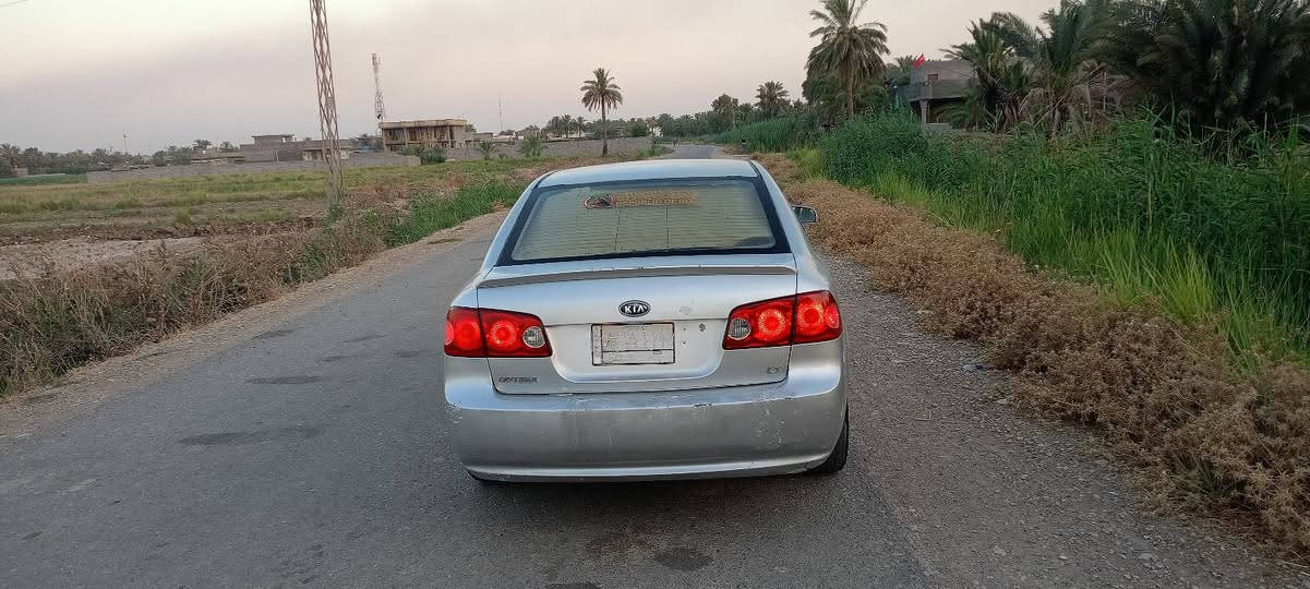 يالله السلام عليكم للبيع سياره اوبتيمه موديل 2007رقم بغداد شرط التحويل السيارة وارد امريكي2400 صبغ عام جماليه اثر جراد السيارة كير ومكينه مكفولات كهربائيات كله شغال وجاهز تبريد ثلج صدر جديد سياره جاهزة من كلشي ماتصرف عليه الف دينار شرط مكان السياره واسط الزبيديه لاستفسار اتصال على الرقم التالي *********** السعر 80وبيه مجال للطيبين
