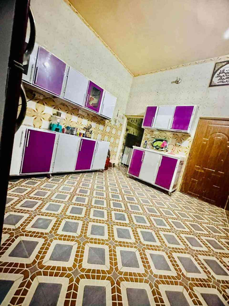 بيت طابو زراعي
العنوان ،التقية الثالثة قرب ساحة التوديع

مساحة ١٥٠ غرفتين نوم وصاله ومطبخ حار وبار واستقبال وصحيات داخلية وخارجية 

السعر ٤٧ وبي مجال
***********
