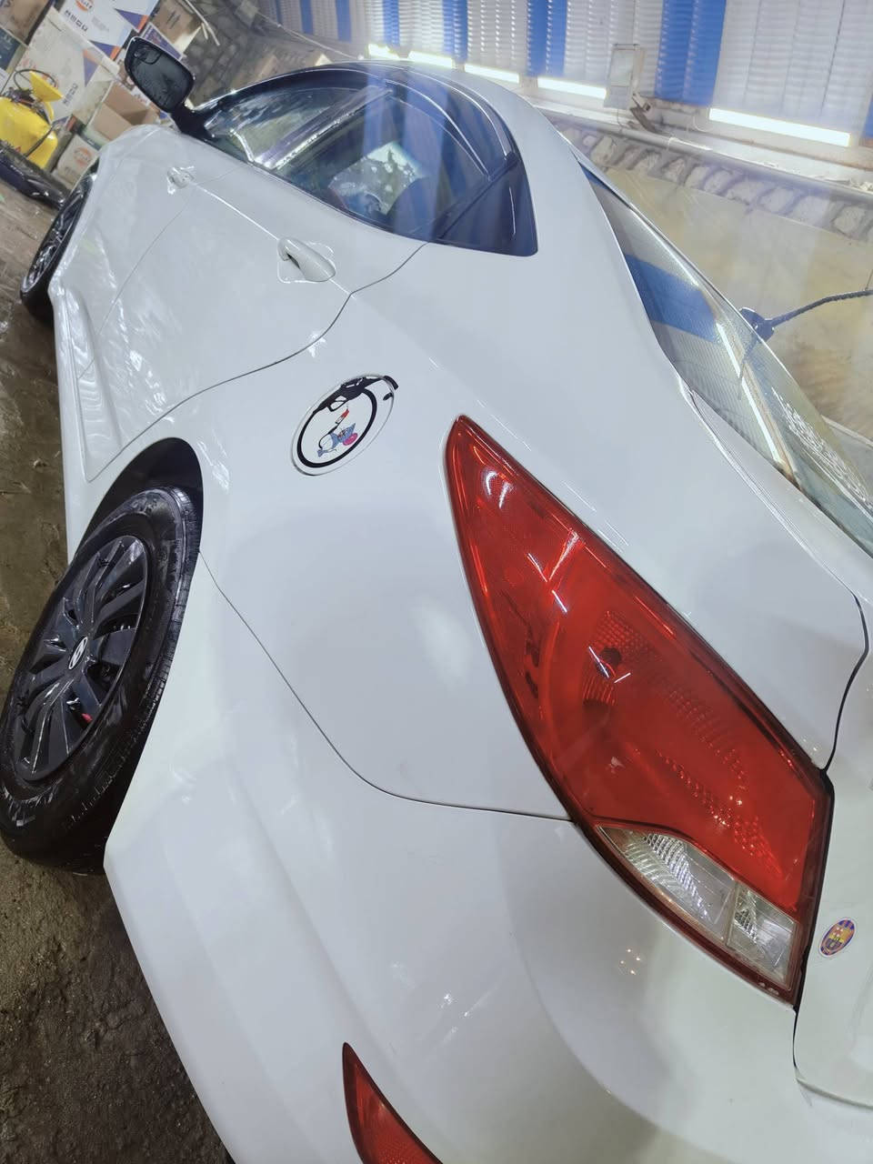 السلام عليكم// اقره منشور كامل وبيك خير وتدلل
اكسنت2016 امريكي مكينه1600
(((.  بيها باب  وربع صبغ فقط.  )))
(((.   سونر موجود بالمنشور   )))))
هزه جديده  رقم بغداد الانكليزي لوحات جديده بأسمي  سنويه ل2030 مداور ثاني يوم
ماشيه123 حقيقي دك جرس
ضايفلها شاشه لكزز لدشبول وكامره
مسويلها حداديه اماميه خلفيه جديد قبل سبوع كفاله 100/100. 
كير وحداديه كفاله تبريد تدفئه شغال فول
قبل شهر مسوي ادامه//تنضيف حساس الكام//تنضيف حجر  الولفات//تنضيف الجويتر//تنضيف ولف التبخيرvvt//تبديل تخم بخاخات وكاله//فحص دهن البريك والباور//
تنضيف الدكشن البارد والحار// فحص مجاول بواسطه جهاز// فحص دفع الفيت بم//
مكان السياره (((.  نجف.  )))
رقم الهاتف(((.  ***********.   )))
سعر السياره((((    97   ))))
