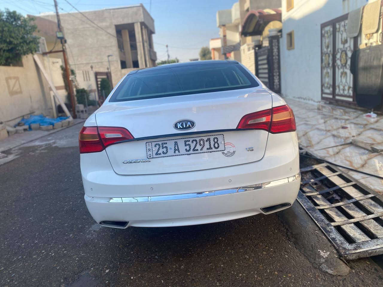 🚗 للبيع: كيا كادنزا 2011
📍 مكان السيارة: كركوك
📞 للتواصل: ***********
🛠️ المحرك: 6 سلندر – V6

⚠️ أضرار السيارة:
• نصف الجاملغ الأمامي والجاملغ الخلفي جهة السائق ورصعة مقدمة البنيد 

⚙️ المواصفات: فول مواصفات
• فتحة سقف بانورامية
• مقاعد كهربائية
• حساسات أمامية وخلفية
• بردات جانبية 

📌 تفاصيل إضافية:
• رقم السيارة كركوك الدولي الجديد
• باسم المالك تحويل مباشر
• لون السيارة أبيض
• تحتوي بطاقة بانزين

السعر ٩٠ وبيها مجال شوفها تقتنع سوي سونار واخذها بالعافية
