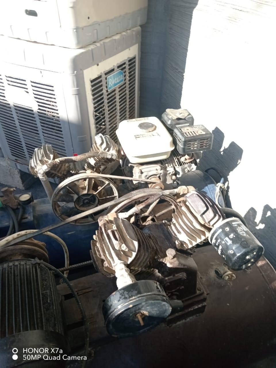 كمبرسيرات هوة كبار 2
حجم 150لتر للواحد. 
للبيع بسعر 750الف . ***********
