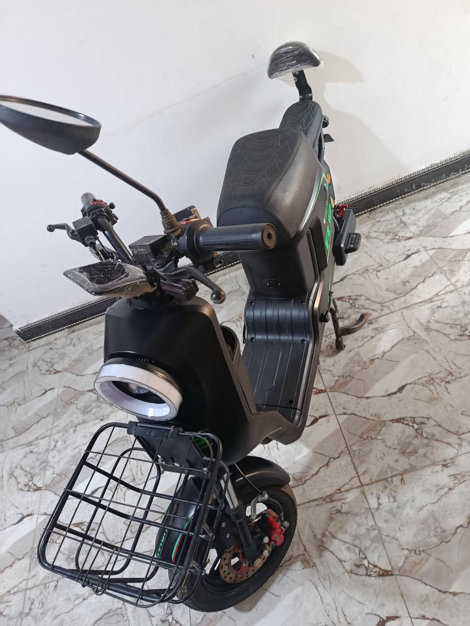 دراجة شحن نظيفة جدا  حديثة مستخدمة شهرين فقط  ناقصها باتري فقط  السعر 300 وبيها مجال .
تفاصيل اكثر وللتواصل على هذا الرقم بي واتس اب
***********

