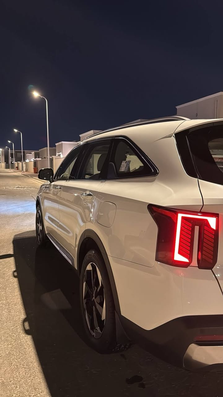 كيا سورنتو 2025 ابيض وكاله نيم بأسمي تحويل مباشر
رقم أربيل شبه مميز ماشية10الف
 بانوراما 
گير ماوس 
شفتات ستيرن  ويل 19
تدفئة تبريد كشنات
كاميرات مري
كاميرا  امامية
كاميرا  صندوق
كاميرا مرايا وسطية
مري شفط 
صندوق كهرباء
كشنات الكل كهرباء
4وضيعات قيادة(Sport, economical, smart and  normal ) 
تشغيل عن بعد 
رفع زجاج عن بعد
نظام outohold
انارة محيطية 
كار بلي 
نظام  navigation 
تبريد 3 قطع  
حساسات 6امامي
حساسات 6خلفي
لايت ٤ عدسات 
الكاميرا الخلفية

سقف بانورامي

صندوق كهربائي

التحكم على المنحدرات

كاميرا 360

مستشعر وقوف

تدفئة المقاعد

تبريد المقاعد

بصمة

مسند الذراع

مثبت السرعة

مرايا جانبية كهربائية

نوافذ كهربائية

حساس المطر

شاشة

مراقبة النقطة العمياء

نظام المفتاح الذكي

التحكم التلقائي في درجة الحرارة

مقاعد كهربائية

6 وسادة هوائية

مصابيح زينون الأمامية

المصابيح الأمامية ليد

مانع الانزلاق

عرض المعلومات على الزجاج الامامي

إنارة محيطية

أبل كاربلاي

ABS

التشغيل عن بعد

الدفع الرباعي

مقاعد الصف الثالث

شاحن لاسلكي

رادار

ستائر خلفية

كشافات ضباب

ذاكرة المقعد

فرامل الوقوف الإلكتروني

وضع القيادة

تحذير مغادرة المسار

نظام بوز الصوتي

منقي هواء

نظام مانع السرقة

التحكم الإلكتروني في الثبات

نظام التوجيه الكهربائي

حساسات ضغط
سيارة خليجي سابقا مكفولة 
الحادث استبدال قطع اصلية وكالة
چاملغ وبنيد اصلي وكالة
صبغ 4اصابع بالكتمة
بيبان بارد الصدر والي خلفه من تحت 
 ايرباك سيرن ودشبول طك 
مكينة مفتوحة بسسب ضربة
سعر 260 بيها مجال
للاستفسار***********
عنواني بصره ياسين خريبط
