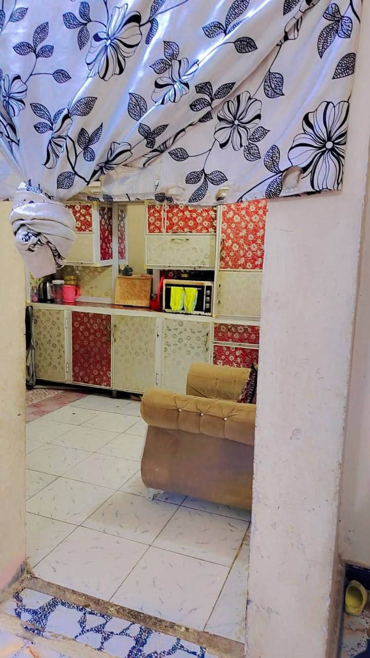 سلام عليكم بيت. لبيع او ليجار   زراعي مساح 100 متر لبيت يتكون من غرفه ومطبخ وصاله وستقبل بس بعده ماكمله لستقبال بقيله بس سكف وحمام وصحيات مكانه ديوانيه حي شرطه لستفسار عله***********
سلام عليكم بيت. لبيع او ليجار   زراعي مساح 100 متر لبيت يتكون من غرفه ومطبخ وصاله وستقبل بس بعده ماكمله لستقبال بقيله بس سكف وحمام وصحيات مكانه ديوانيه حي شرطه لستفسار عله***********
