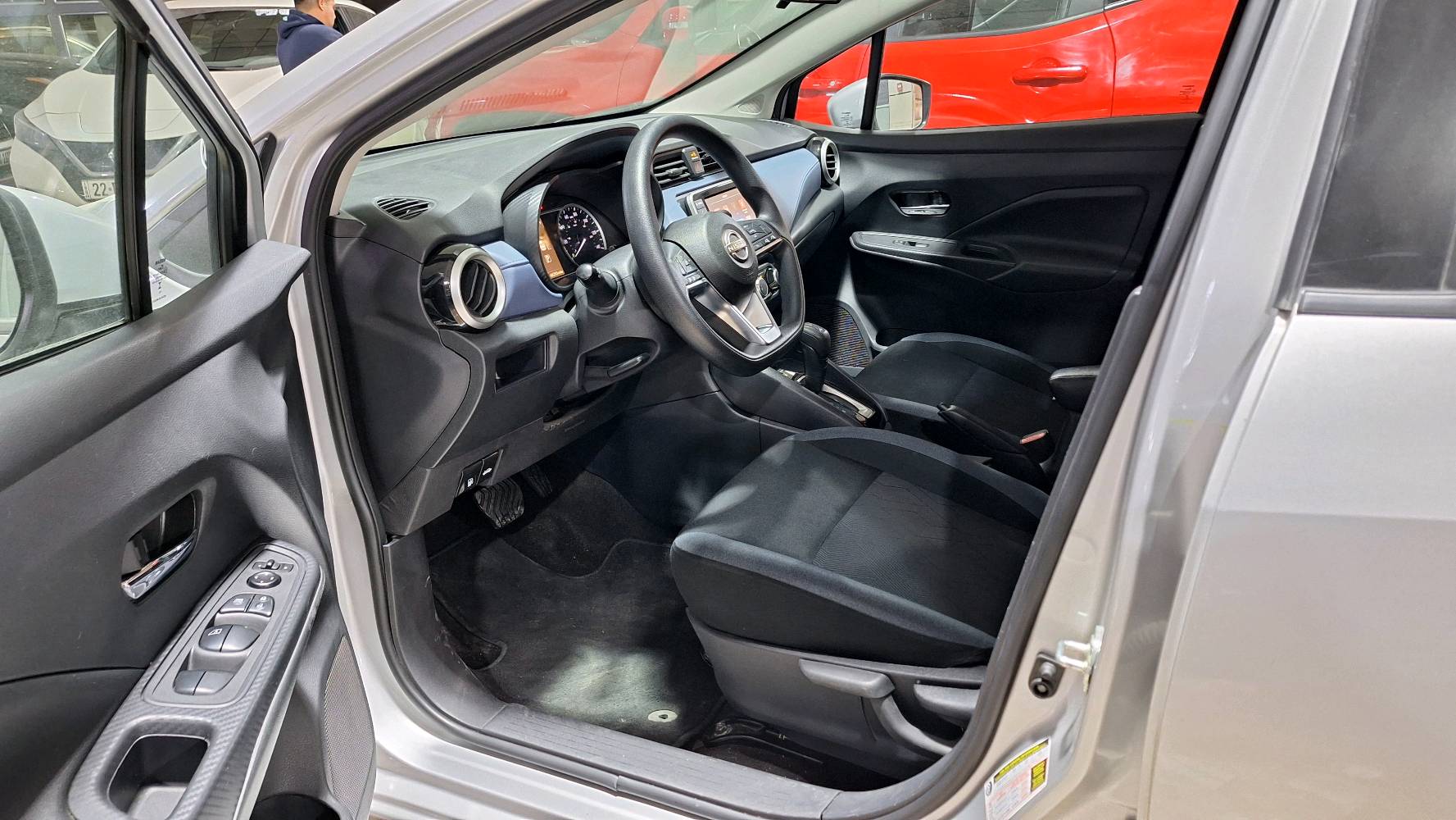 نيسان ڤيرسا  SV 2023

رەنگ سلڤر 
بصمه،  شاشه و كامیرا،  حەساسی پشتەوە،  شحن وايرلس، پێنج رادار،  راداری خەتی جادە، سوکان فوول کۆنترۆل،  گێچ ئەلکترۆنی،  ویل کرۆم،.....
مەکینە ١.٦ی ،،، ٤ پستن 
٤٩٠٠٠  رۆیشتیە 
چاملغی پێشەوەی لای سەکن و دەرگای سەکن بەبیلاد گۆرایە.
تەنها بستەک روکنی دەرگای پشتەوە لای سەکن بۆیاغە. 
ئێرباگی سوکانی تەقیە و بلادی چاککرایتەوە 
ژمارە کاتیە و ٢مانگی لەگەلە 
شوێن هەولێر 

موبایل،  واتساب،  فايبر 
***********

xxxxxxxxxxxxxxxxxxxxxxxxxxxxxx

نيسان ڤيرسا 
٢٠٢٣ SV

اللون سلڤر 
بصمة، شاشة و كاميرا ، حساس خلفي، خمس رادارت، مانع الاصطدام الخلفي والامامي، شحن وايرلس، ويل كروم بلادي، تحكمات ستيرن، گیچ الكتروني. 
مكينة ٤ سلندر، حجم ١٦٠٠ تنفس طبيعي. 
ماشية ٤٩٠٠٠
جاملغ و باب الامامي عكس السائق مبدلات بلادي 
صبغها فقط شبر بزاوية الباب الخلفي عكس السائق. 
ايرباك ستيرن ومبدل ومسستم بلادي.
مكان السيارة اربيل ويترقم شمالي.

موبایل،  واتساب،  فايبر 
***********