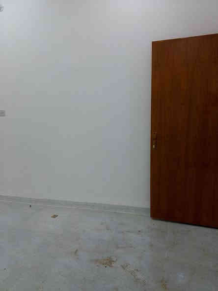 بيت طابقين  بناء حديث درجة أولى فارغ حاليا جاهز للسكن للبيع السعر 87 مليون وبي مجال بسيط بالبكرلي الثالثة قرب جامع سلمان المحمدي مجاور سنتر البكرلي بصف التبليط مباشرتا المساحة 100 متر الواجهه 6 أمتار يحتوي على غرفتين نوم وصاله ومطبخ وهول وصحيات فوك وصحيات جوه داخلية وخارجية عالي عن الشارع خدمات كامله ماء اساله وكهرباء ظفيرة ومجاري وقريب جدا على خط كيات البكرلي سند 25 طابو زراعي تحويل مباشر باسم المشتري للاستفسار ***********
