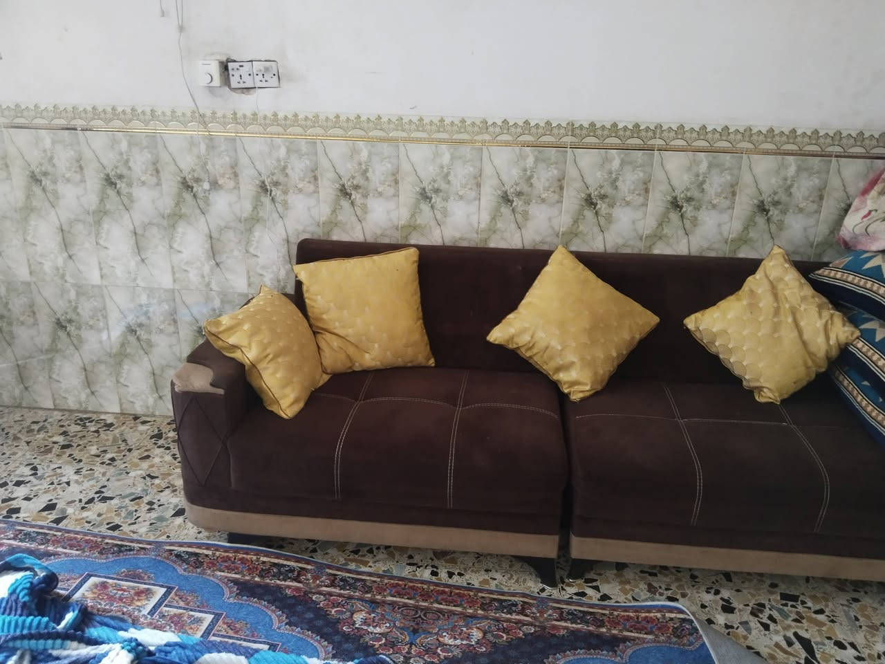 نص تخم مال صاله للبيع أخوه الجديد السعر ١٢٥جوال ***********
