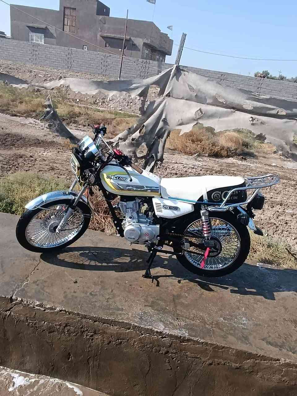 السلام عليكم تايكر موديل 25 مكينه مامفتوحه كهربايات كامله درجه مال حناي وسعر مناسب المكان حولي الجامعه ***********
