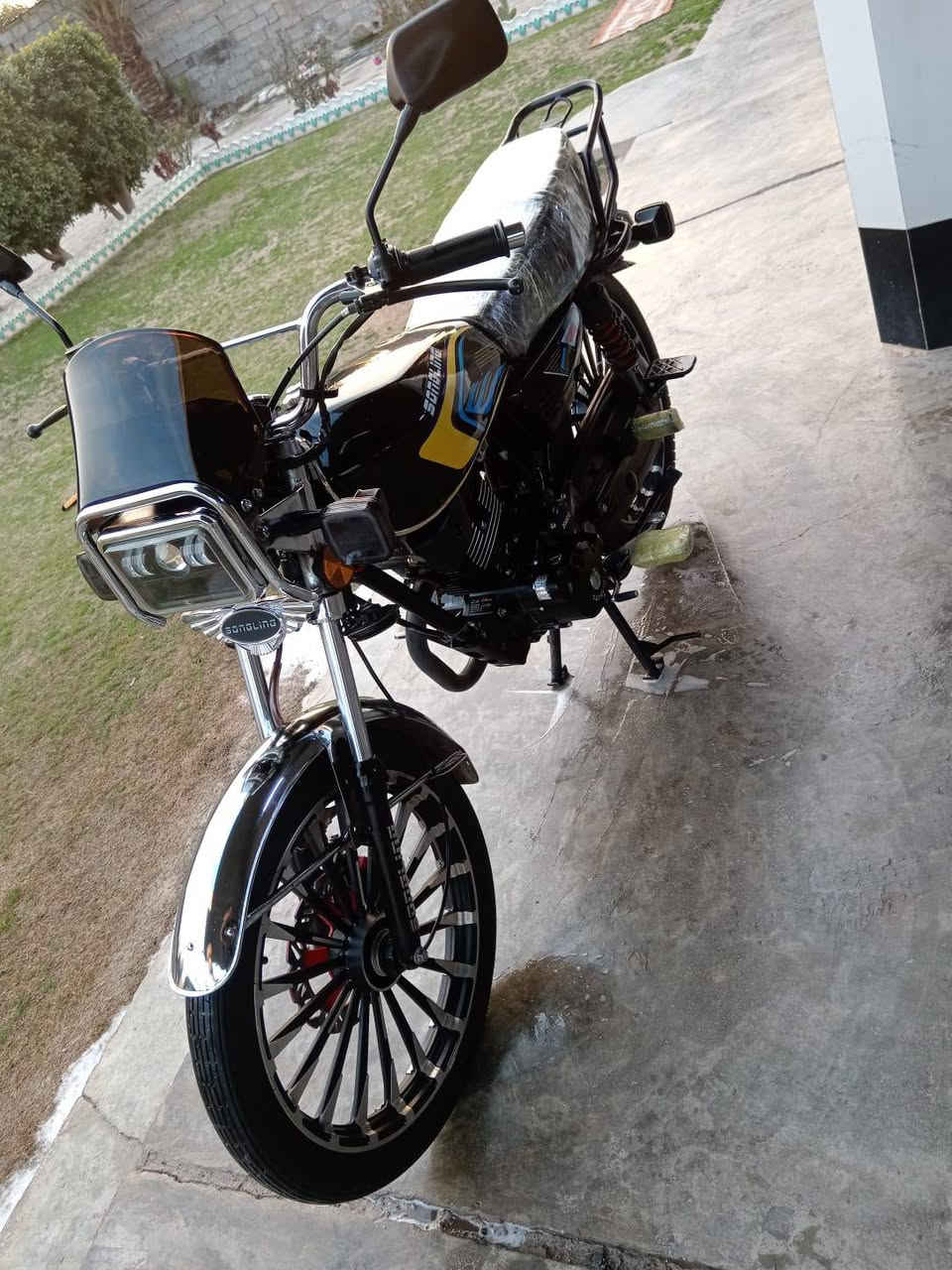 سلام عليكم دراجه 26
جديده زيرو كامله مناقصها شي اوراق كامله دهن اليوم بدلته بس شاشه واكفه والباقي كله كامل دبل بصمه السعر 850 اتصل *********** 

*********** العنوان التاجي منشأه نصر
