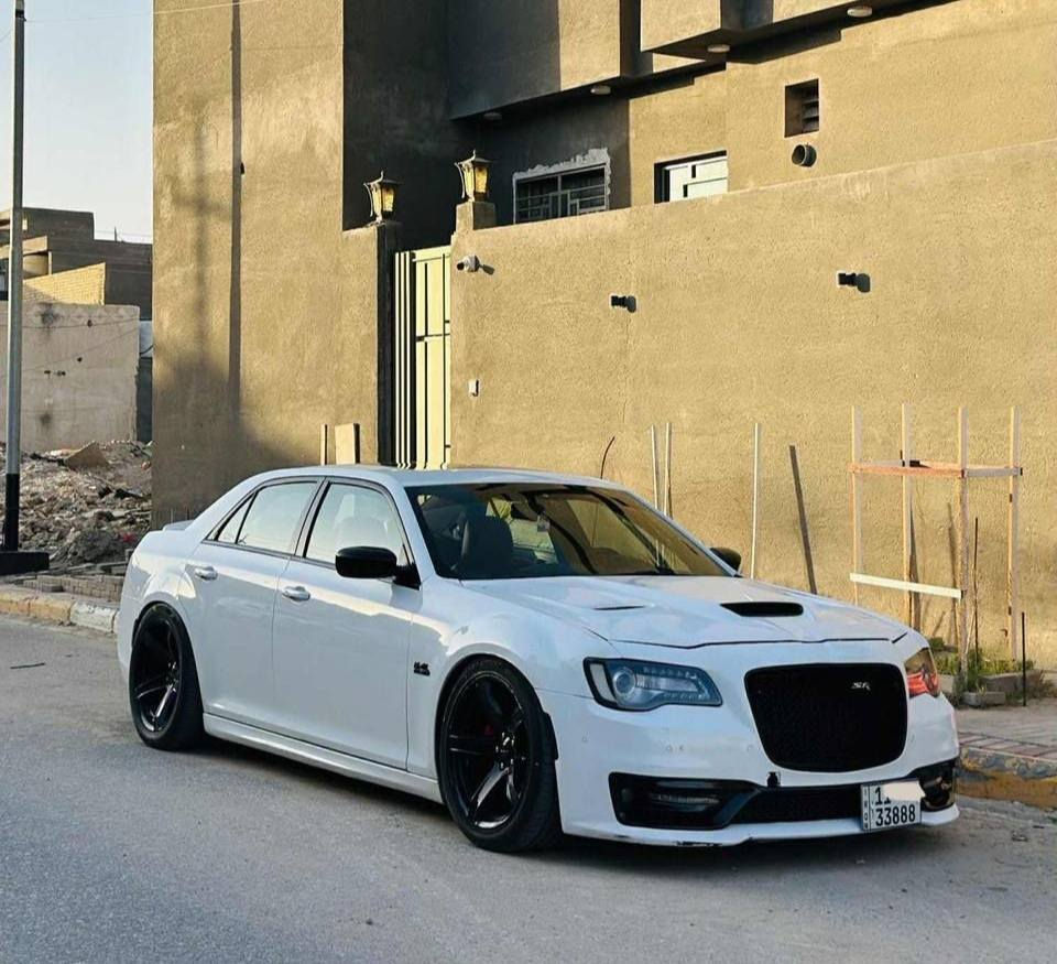 اوباما  RT الموديل: 2012 جكات  الفئة: S تو ويل
المحرك: V8 سعة 5700
السياره كلش نظيفه و كلش معتني بيها 
و الصور كدامك تجي تشوفها بعينك و تحكم
السياره عليه اضافات كلش هواي 
اكسل قفل srt شوته srt كل الغراض srt بس مكينه 5700 
الوارد: امريكي 
الحالة: السياره صور حادث في المنشور 
بنيد محدث SRT وجاملغ صبغ بدون اي دواخل 
الباقي كله مكفول 
الممشى: 150 ألف ميل حقيقي بشرط
رقم السيارة: بغداد مميز تاخد تحويل

✅ الســعـر 💵 عـلـق و يــتـم الـرد عـلـيـك 📩

المواصفات:
1- فئة S فول مواصفات للاخير لل دمام الخلفي
2- بصمة تشغيل
3- كلاصات حار بارد
4- شفتات ستيرن
5- نظام سبورت
6- كشنات جلد احمر أصل SRT
7- كشنات كهرباء و خزن
8- كشنات تدفئة و تبريد
9- تدفئة ستيرن
10- مثبت سرعة
11- كاميرا خلفية
12- مرايا جانبية هيتر
13- حساسات اماميه و خلفيه 
14- دخول ذكي (بصمة)
15-ويل قياس 20 نجمه 
16- دمام خلفي
17- مري قلاب اوتو
وباقي مواصفات فئة S المعروفة

رقم صاحب سيارة
***********
