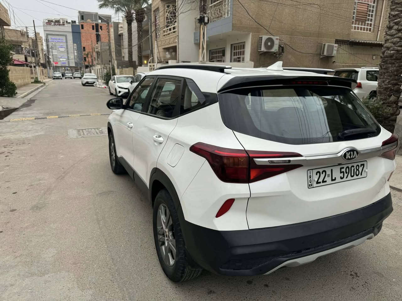 السلام عليكم كيا سليتوس 2020 خليجي سيارة جديدة استخدم شخصي  فول مواصفات رقم اربيل ابسمي شرط تحويل او وكالة 
مواصفات فتحه 
بصمه 
مري كهرباء 
شاشة جبيرة 
ماشيه 90 الف كيلو 
محرك 1600 دوش 
كير محرك مكفول 
تخم تاير جديد 
باتري جديد 
ملاحظة سيارة بيه صبغ اقل قطعتين بيه سونار مرافقة مع المنشور جديد 
صدر امامي وخلفي جديد 
بدون اي نقص 
لبيع او مراوس كورلا كروز 
مكان سيارة بغداد السيدية
استفسار اتصال مباشر ع صاحب السيارة ‭0783 011 3035‬
سعرها 155 وبيه مجال بصيط 
اني مكلّف للنشر
