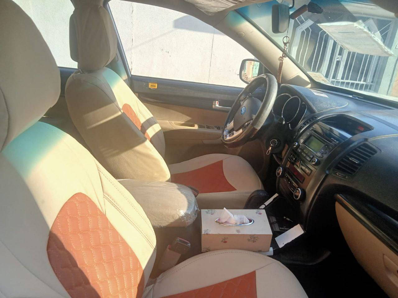 سورنتو 2012 كوري بدون صبغ بيها فقط تقليم
رقم نينوى الماني
اربعة سلندر 
ثلاث قطع تبريد
7 راكب 
سياره نظيفة 
ماشية 100الف
كير شرط
محرك معمر
شاشه+كامره خلف
السعر 155 وبيها مجال للشراي
تفاصيل اكثر اتصال ***********
