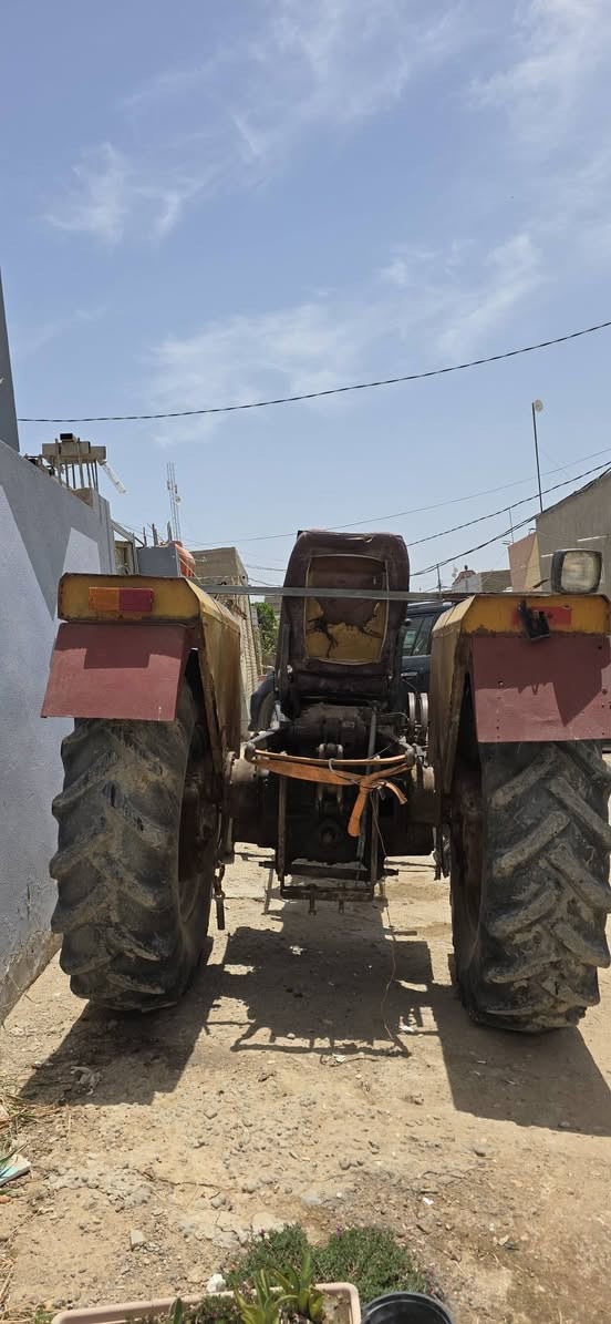 السلام عليكم  
عندي عنتر بدون مكينه جديد لا تنقيص ولا تبخير وكلش نضيف كهربائية جديد وجاهزه من كلشي للاستفسار على الرقم 
***********
