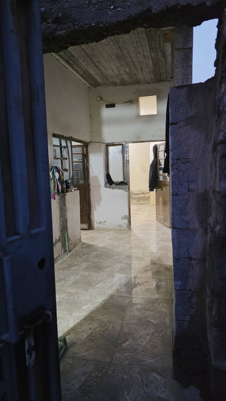 🏡✨ سلام عليكم ورحمة الله
🔹 بيت للبيع مساحة 120 متر

🔹 البيت من الداخل سيراميك ومتكامل التفاصيل

📌 يتكون من:

▪️ استقبال

▪️ مطبخ

▪️ صالة

▪️ غرفة نوم واحدة

▪️ صحيات

▪️ درج

📍 الموقع: كاطون الرازي مقابل المصور غزوان

🏠 البيت عرصة وبعيد عن كص البلدية

💰 السعر: 20 مليون وقابل للنقاش

📞 للاستفسار والتواصل:

مراسلة الصفحة أو الاتصال على الرقم الظاهر

***********

✨ فرصة مناسبة وسعر طيب للراغبين بالسكن أو الاستثمار
