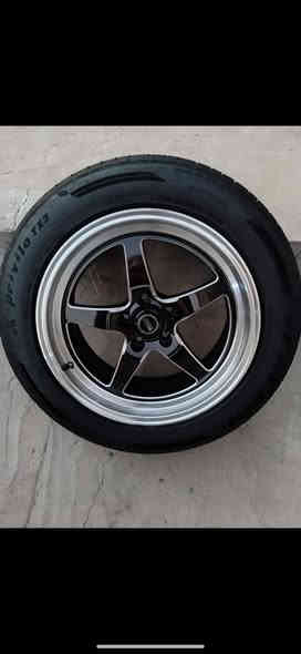 سلام عليكم اخوتي عدي هاذه ويل نجمه خسفه قويه مكفول من عواج ومن لحيم ومن كلشي وهوه وتخم تاير وحساسات جديد بل كارتون اريد مراوس بويل ١٨ ويلد نفس بصوره لافرق ولا كلشي راس براس شعدكم ويلات مراوس نزل ***********
