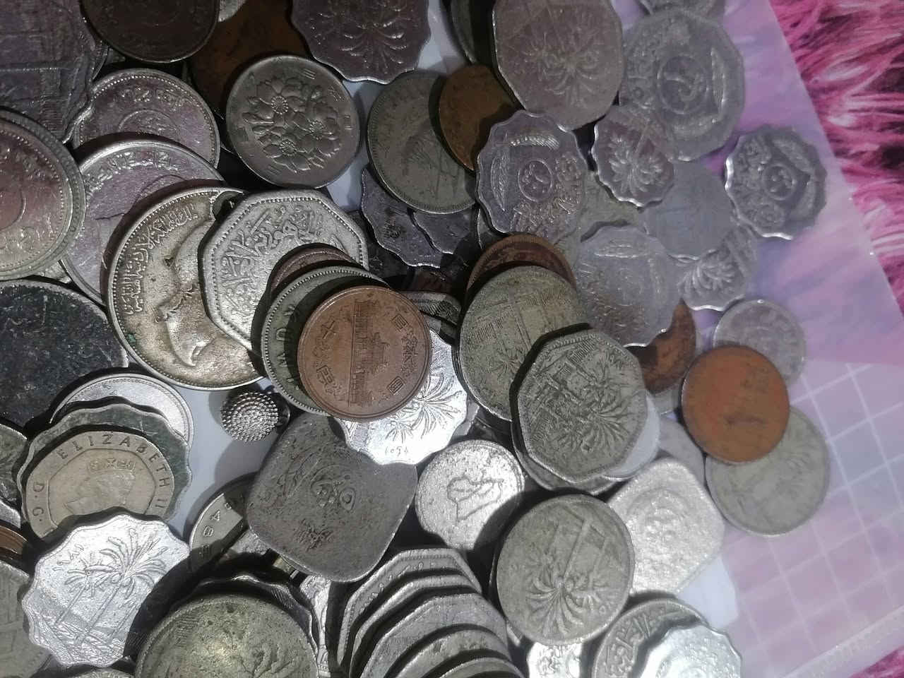 سلام عليكم دراهم لبيع السعر ١٥٠الف العدد 141 درهم العنوان البصره قضاء قرنه ***********
