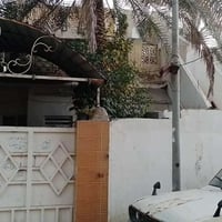 دار للبيع طابو ملك صرف شفته قرب الحسينيه  مساحه ٢٤٠ متر مفصول مشتملين ...