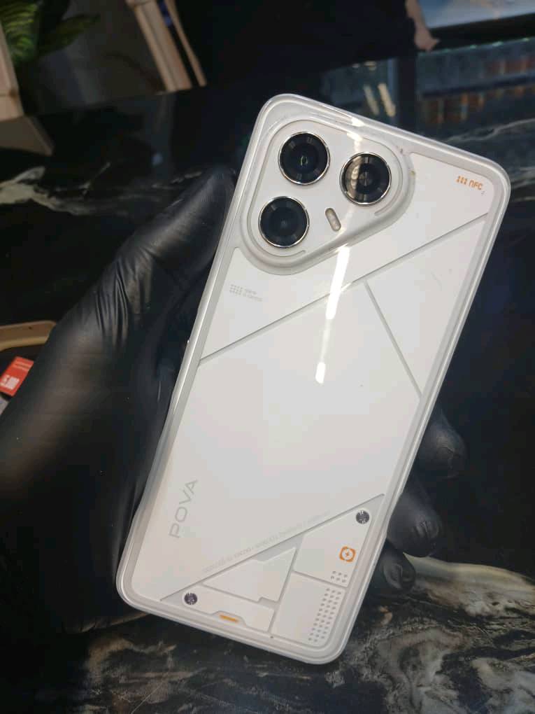 تلفون  تيكنو بوفو ٥فايف جي نظيف مستخدم اسبوع واحد جديد بلباكيت غراضه ويا شاحنه 
اصدار 15 بطارية 6000مكاني الخطيب بغداد وبي مجال 