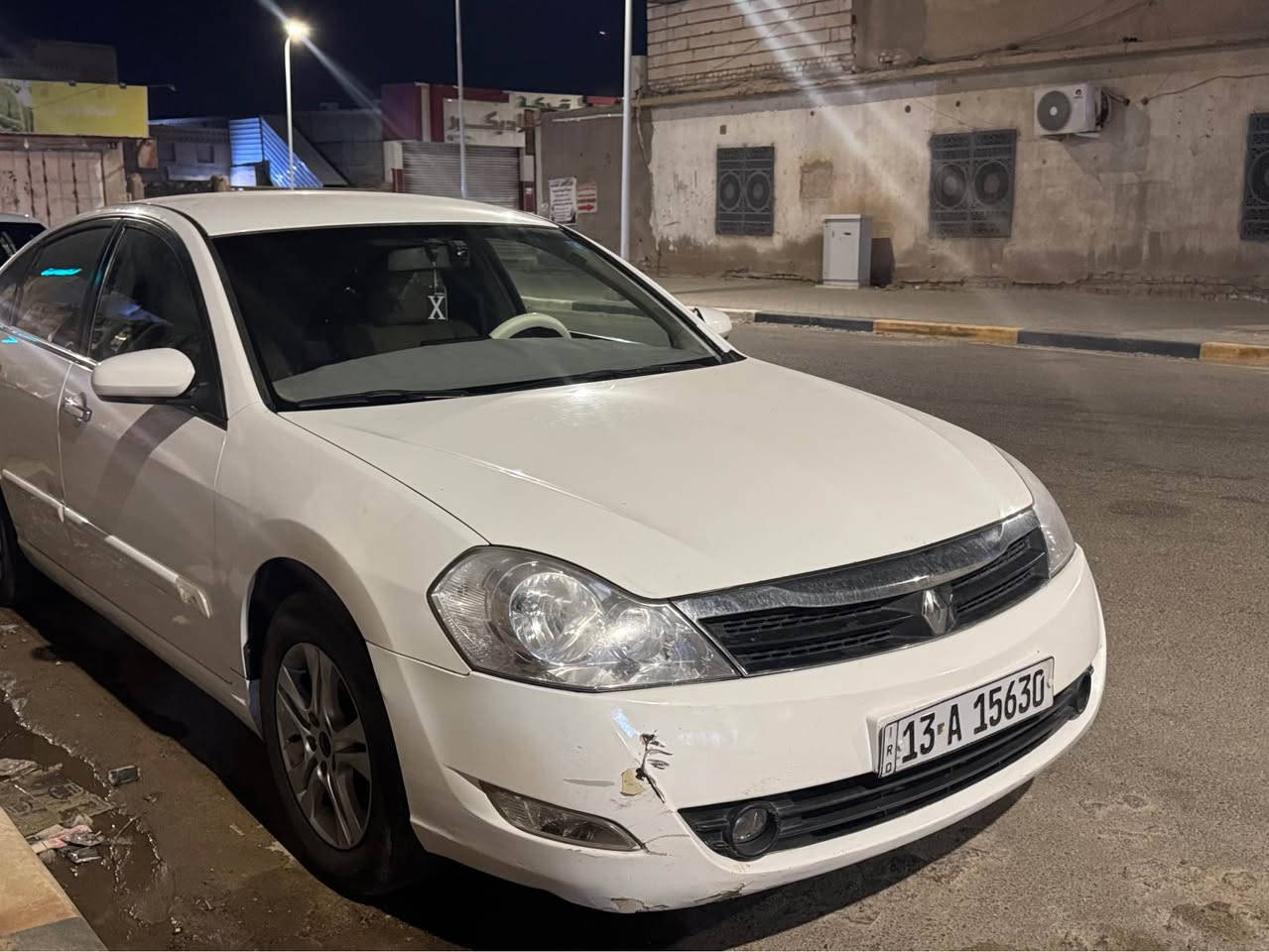 للبيع رينو سافران موديل 2010  سياره حلوه ونظيفه مكفوله فقط بارد بل جاملغ الأمامي الأيمن  بكد شبر والباقي كفاله مكينه 4 سلندر السياره جديده السعر 120$ وبيها مجال للاستفسار *********** 
مكان السياره / البصره الزبير الزبير, البصرة
